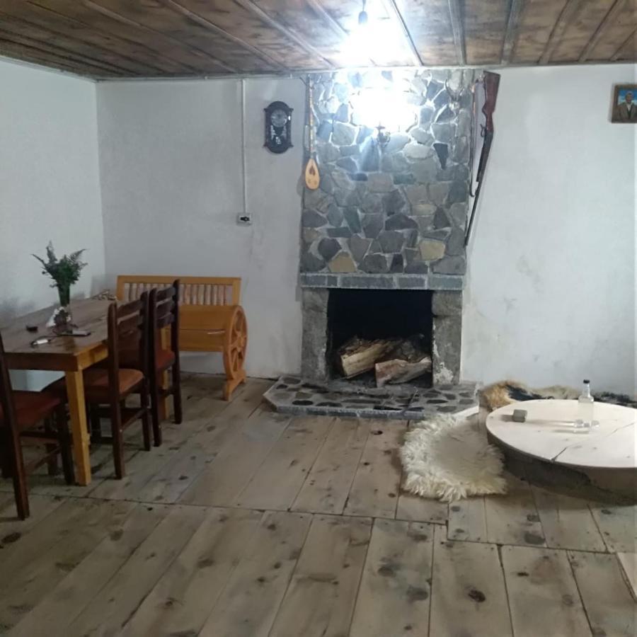 Marash Rrgalla Guesthouse ثيث المظهر الخارجي الصورة