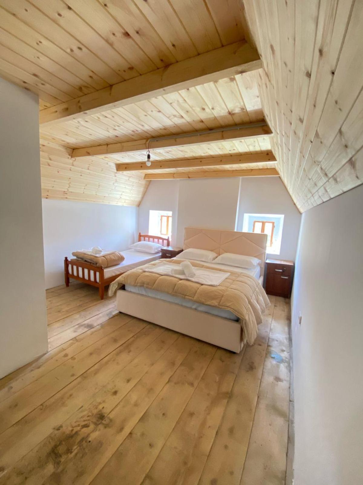 Marash Rrgalla Guesthouse ثيث المظهر الخارجي الصورة